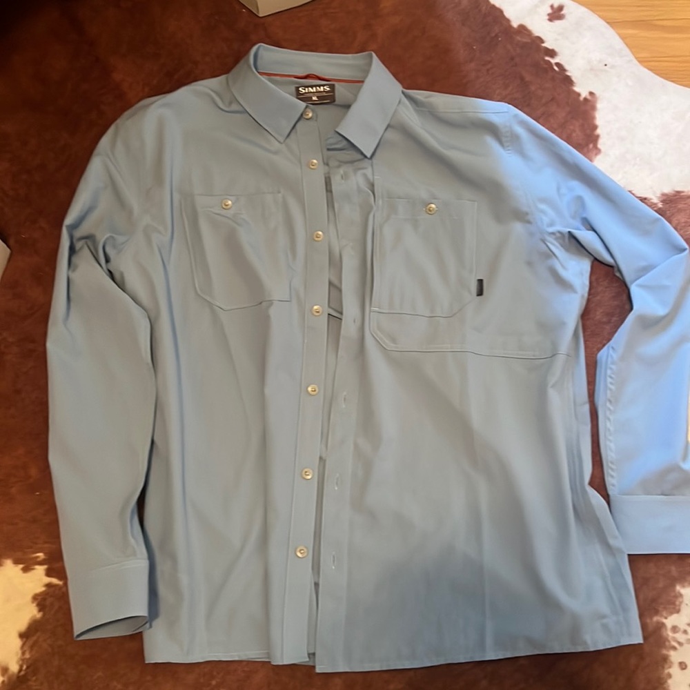 Simms Men's Blue Button Down Fishing Shirt 100% polyester. Great condition